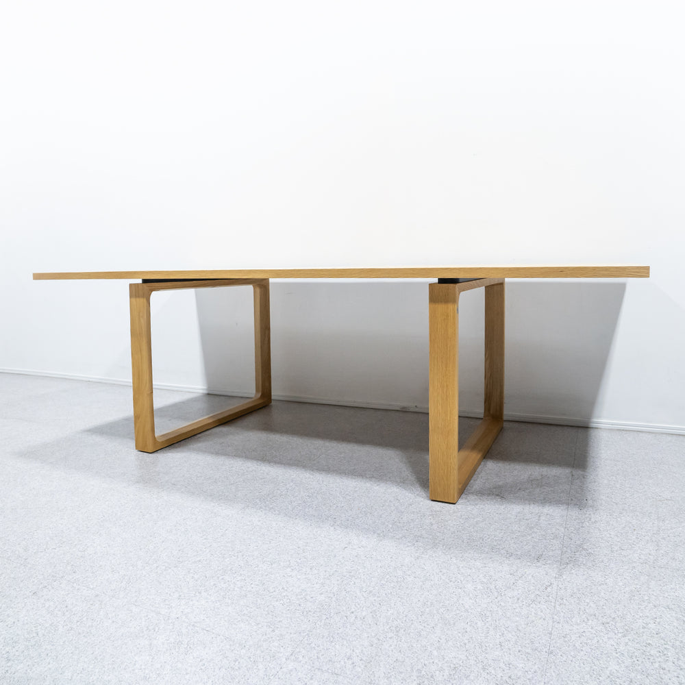 FRITZ HANSEN / ESSAY CM23