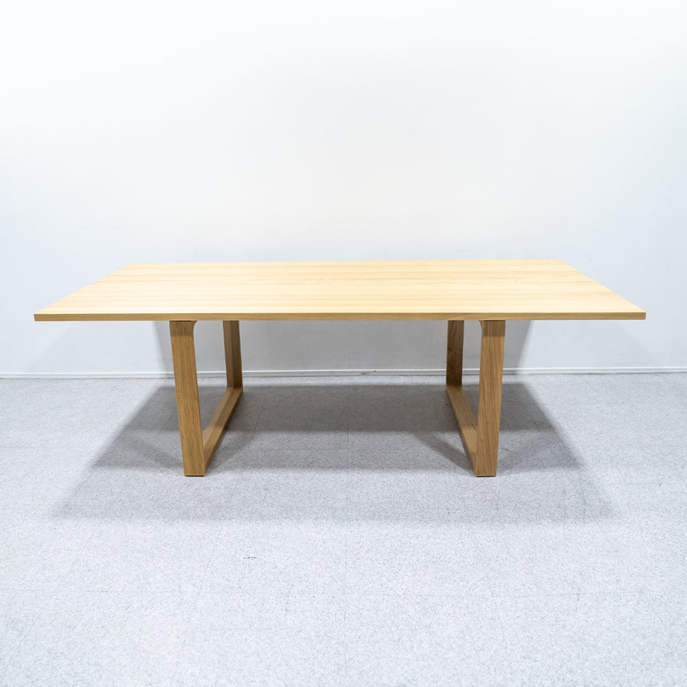 FRITZ HANSEN / ESSAY CM23