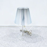 FLOS / Miss K