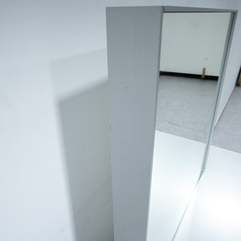 Cassina ixc. / MAKE UP