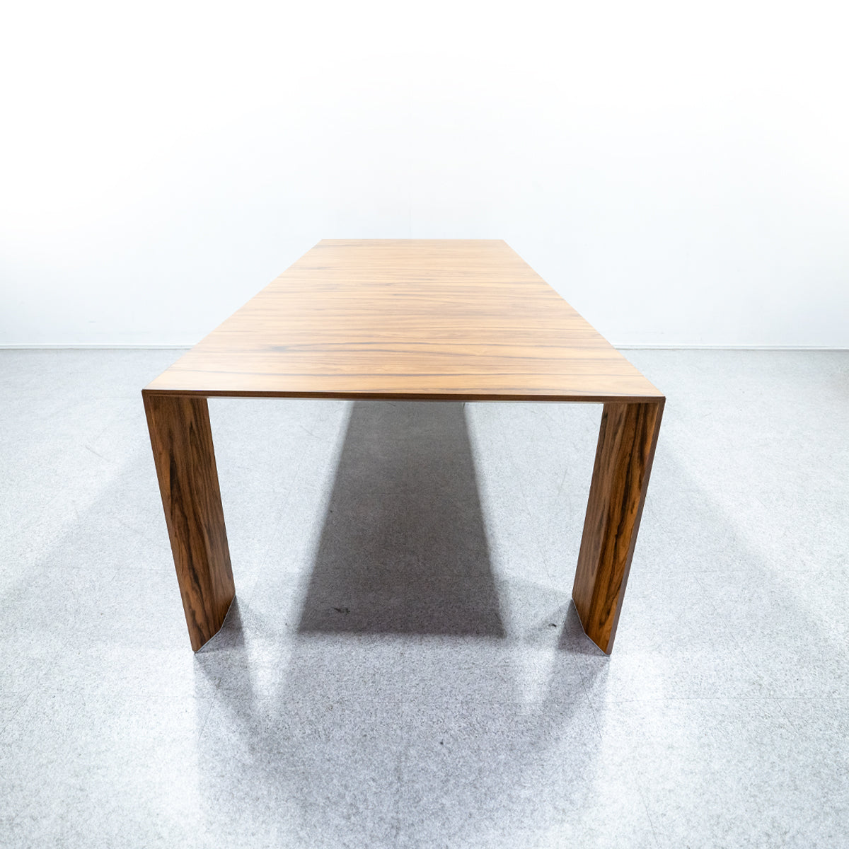 Cassina / 370 EL DOM – Back to the Furniture