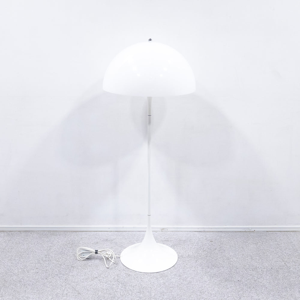 Louis Poulsen / Panthella Floor