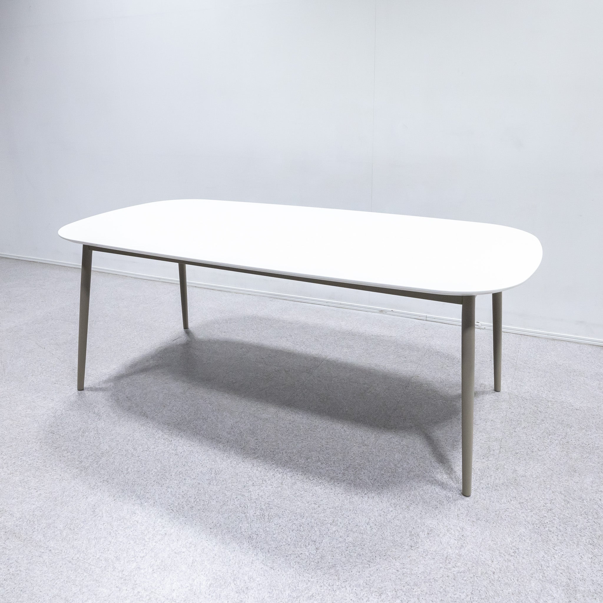 BoConcept / Kingston – Back to the Furniture