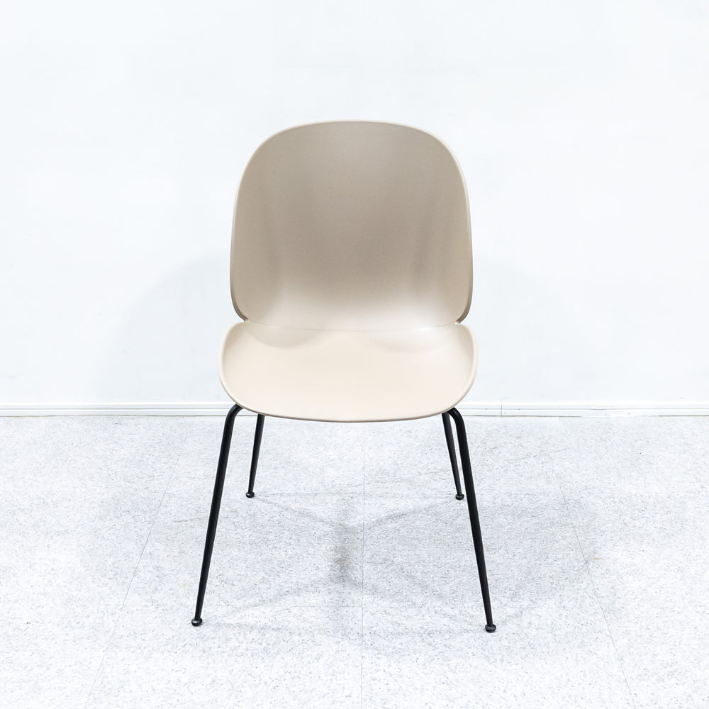 GUBI / Beetle Dining Chair Un-Upholstered