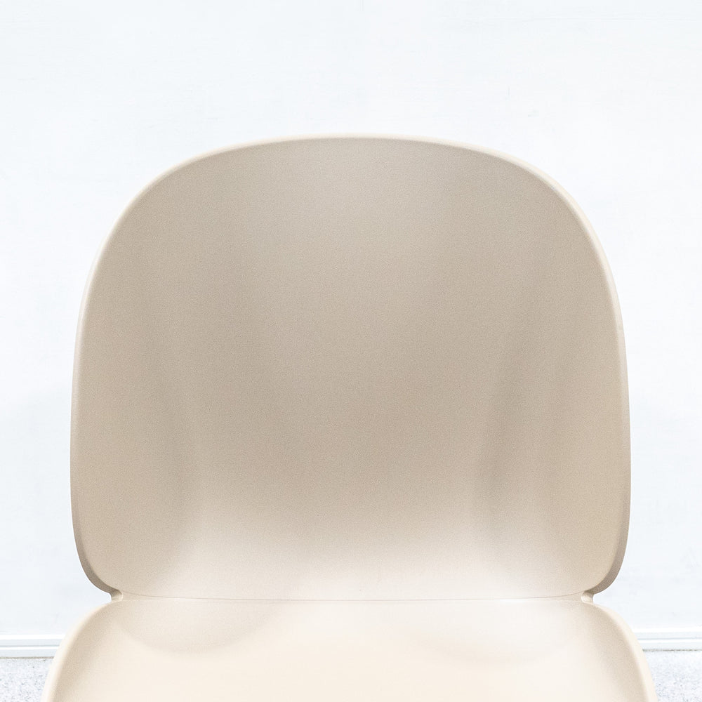 GUBI / Beetle Dining Chair Un-Upholstered