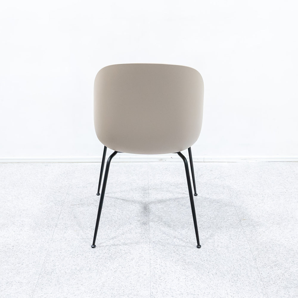 GUBI / Beetle Dining Chair Un-Upholstered