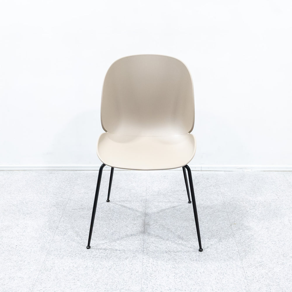 GUBI / Beetle Dining Chair Un-Upholstered