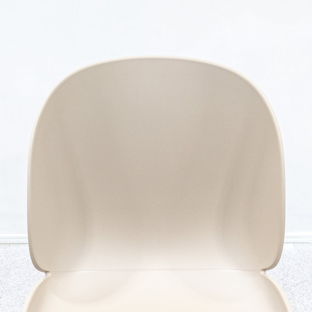 GUBI / Beetle Dining Chair Un-Upholstered