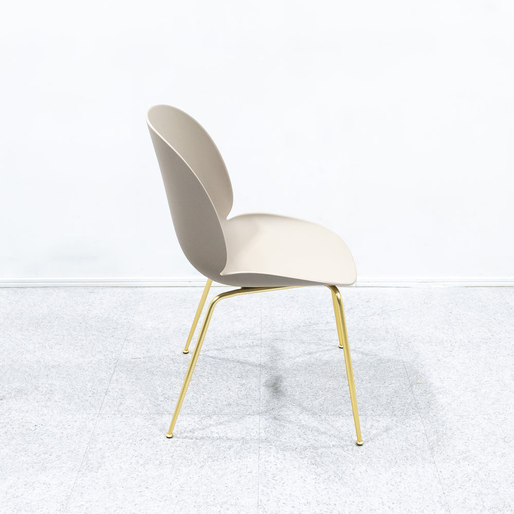 GUBI / Beetle Dining Chair Un-Upholstered