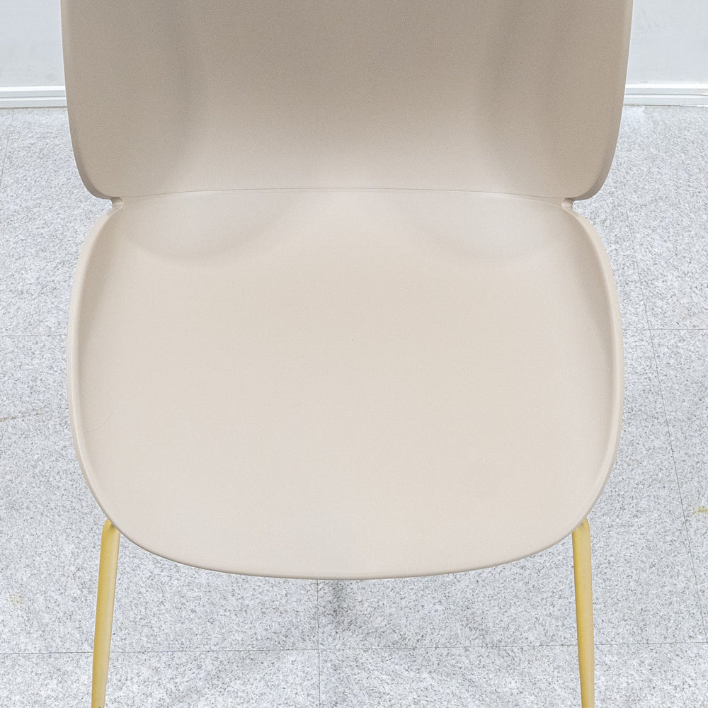 GUBI / Beetle Dining Chair Un-Upholstered