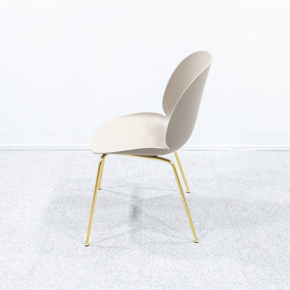 GUBI / Beetle Dining Chair Un-Upholstered