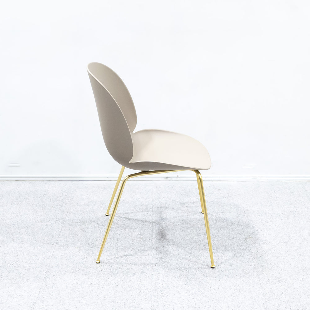 GUBI / Beetle Dining Chair Un-Upholstered