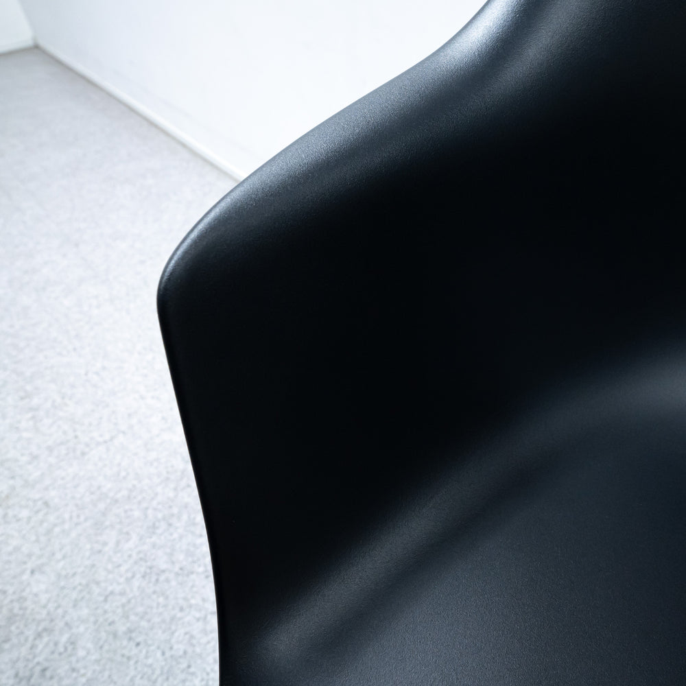 GUBI / Bat Dining Chair