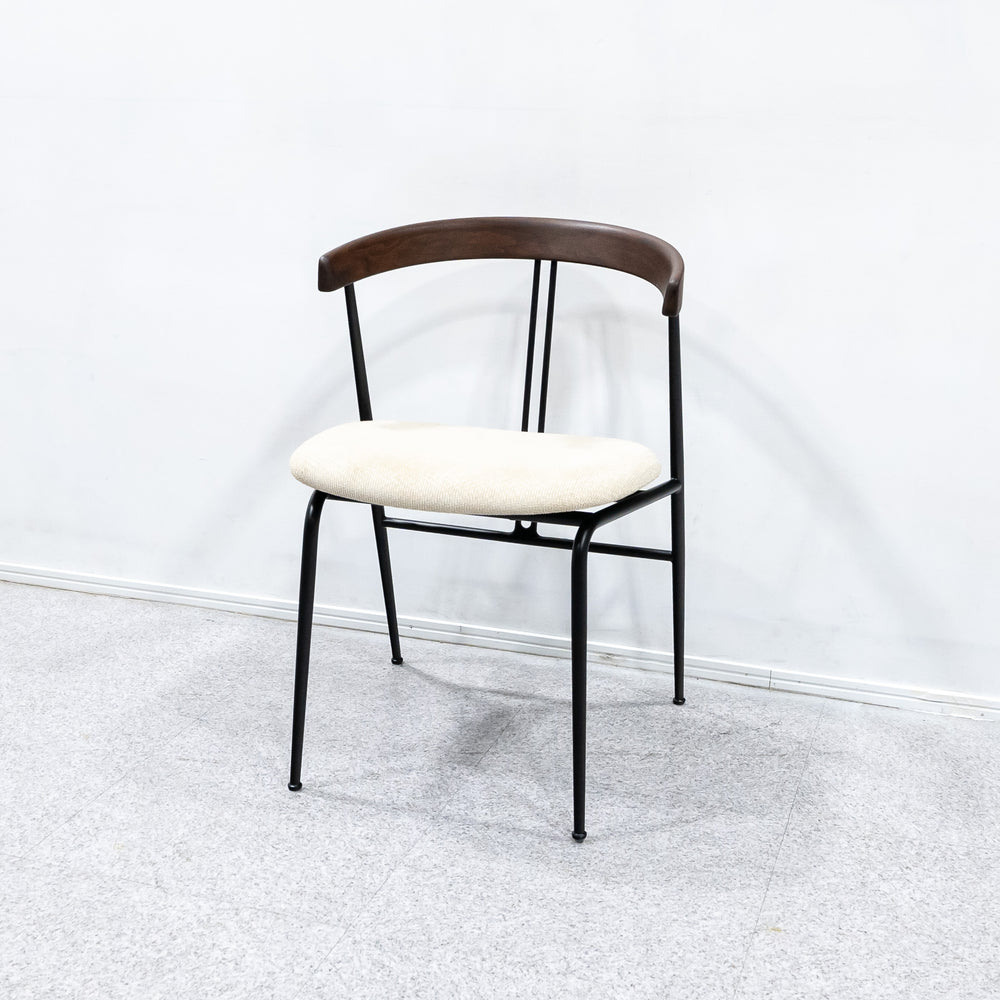 GUBI / Violin Dining Chair
