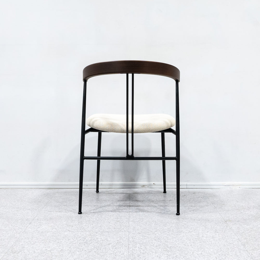 GUBI / Violin Dining Chair