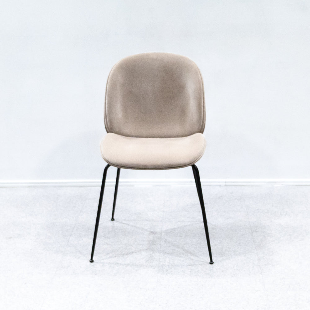 GUBI / Beetle Dining Chair Fully Upholstered