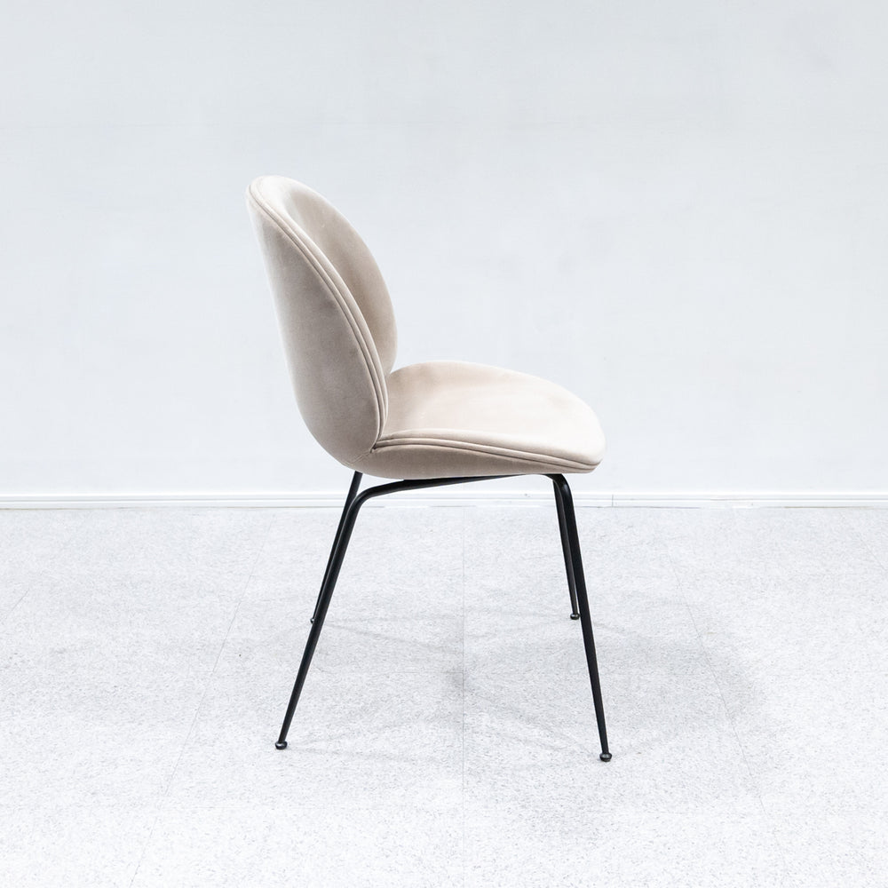 GUBI / Beetle Dining Chair Fully Upholstered