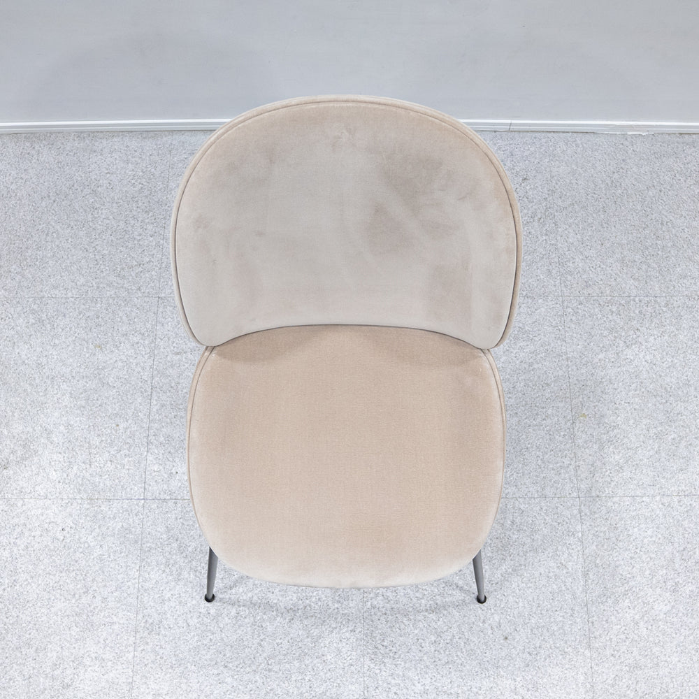 GUBI / Beetle Dining Chair Fully Upholstered
