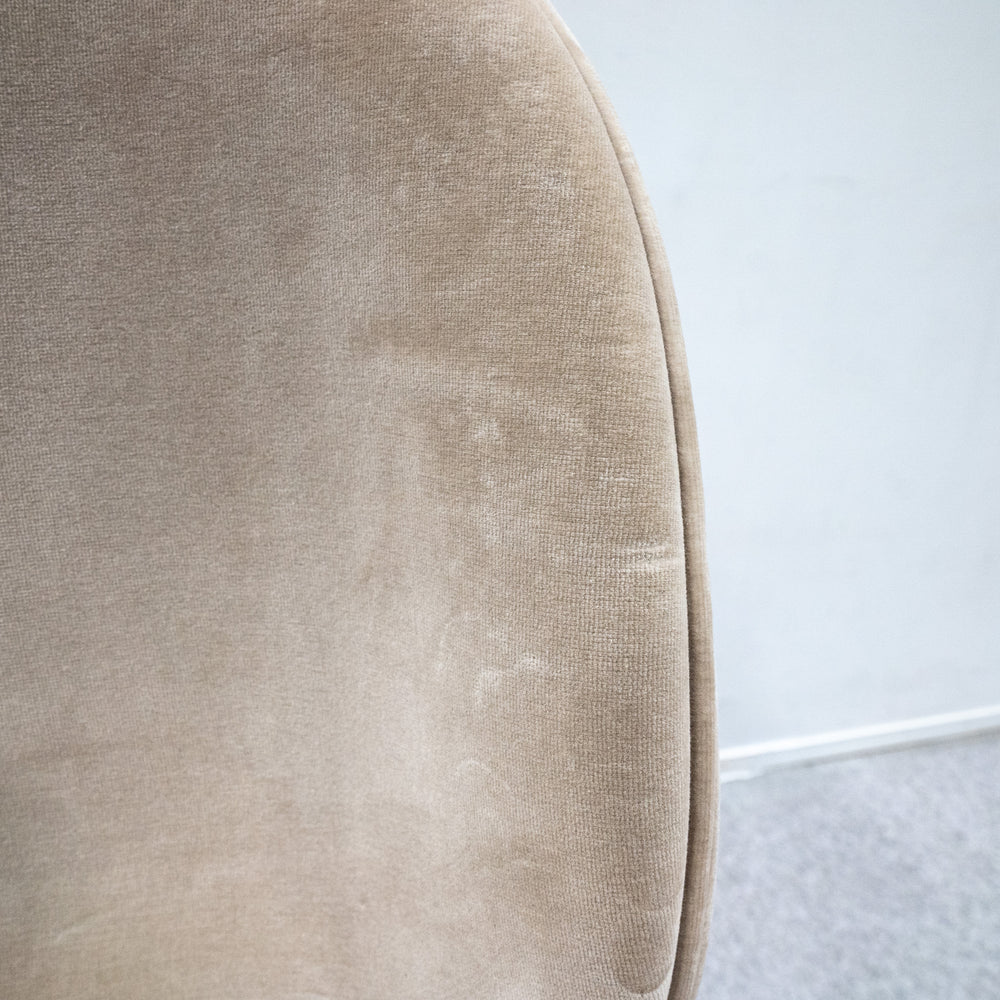 GUBI / Beetle Dining Chair Fully Upholstered