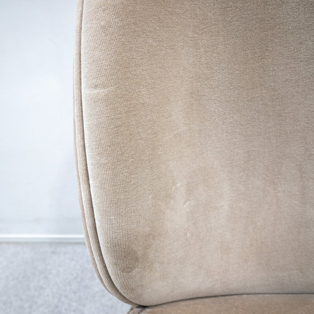 GUBI / Beetle Dining Chair Fully Upholstered
