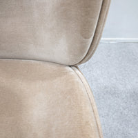 GUBI / Beetle Dining Chair Fully Upholstered