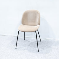 GUBI / Beetle Dining Chair Fully Upholstered