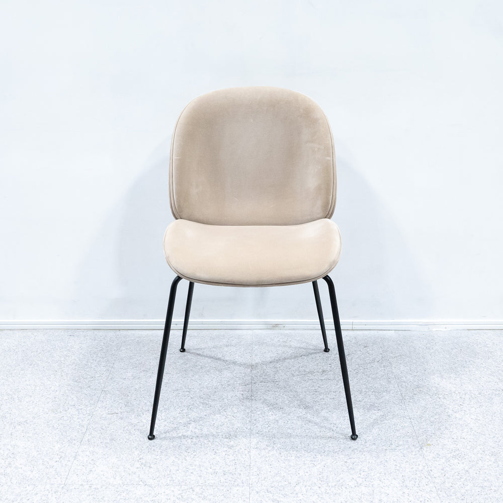 GUBI / Beetle Dining Chair Fully Upholstered