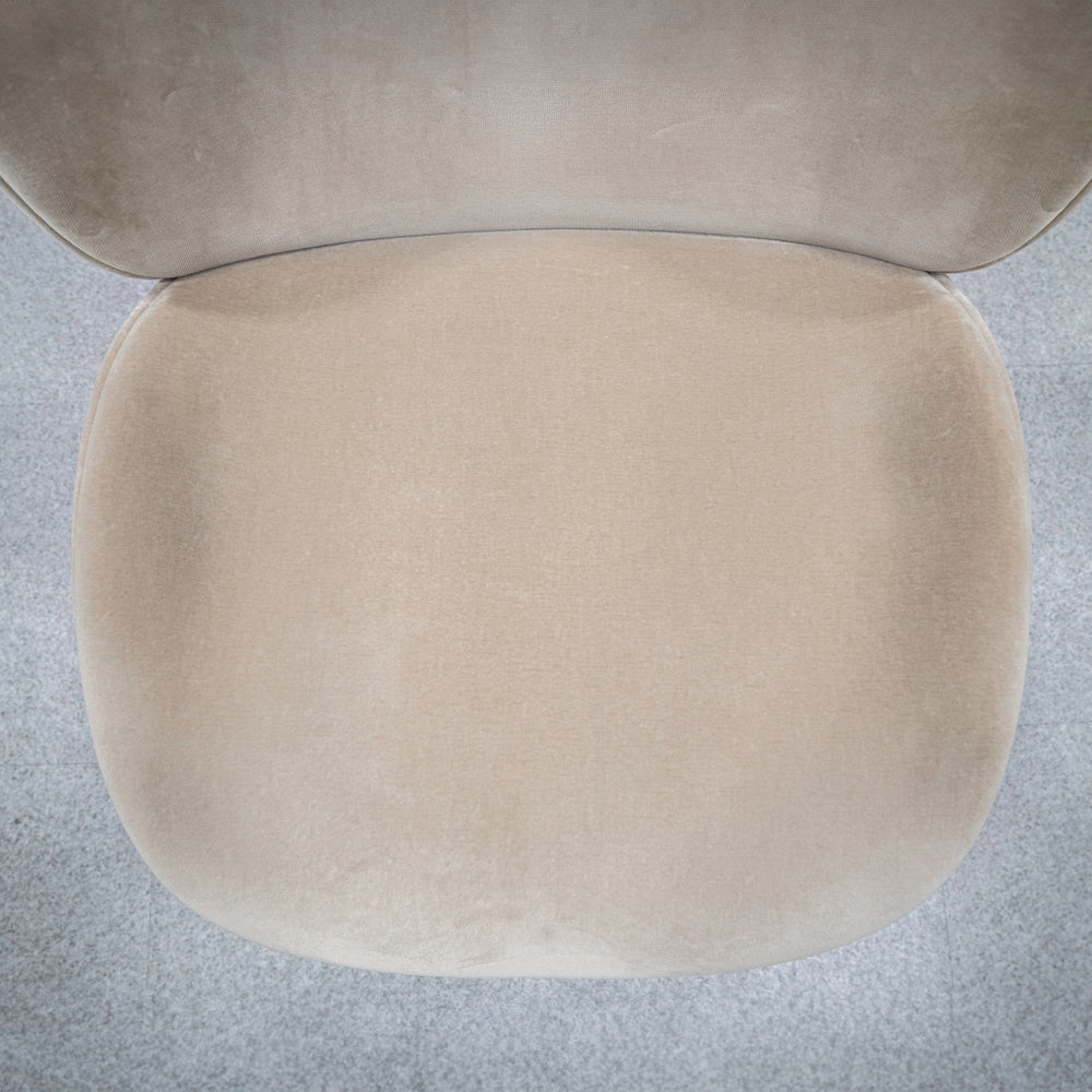 GUBI / Beetle Dining Chair Fully Upholstered