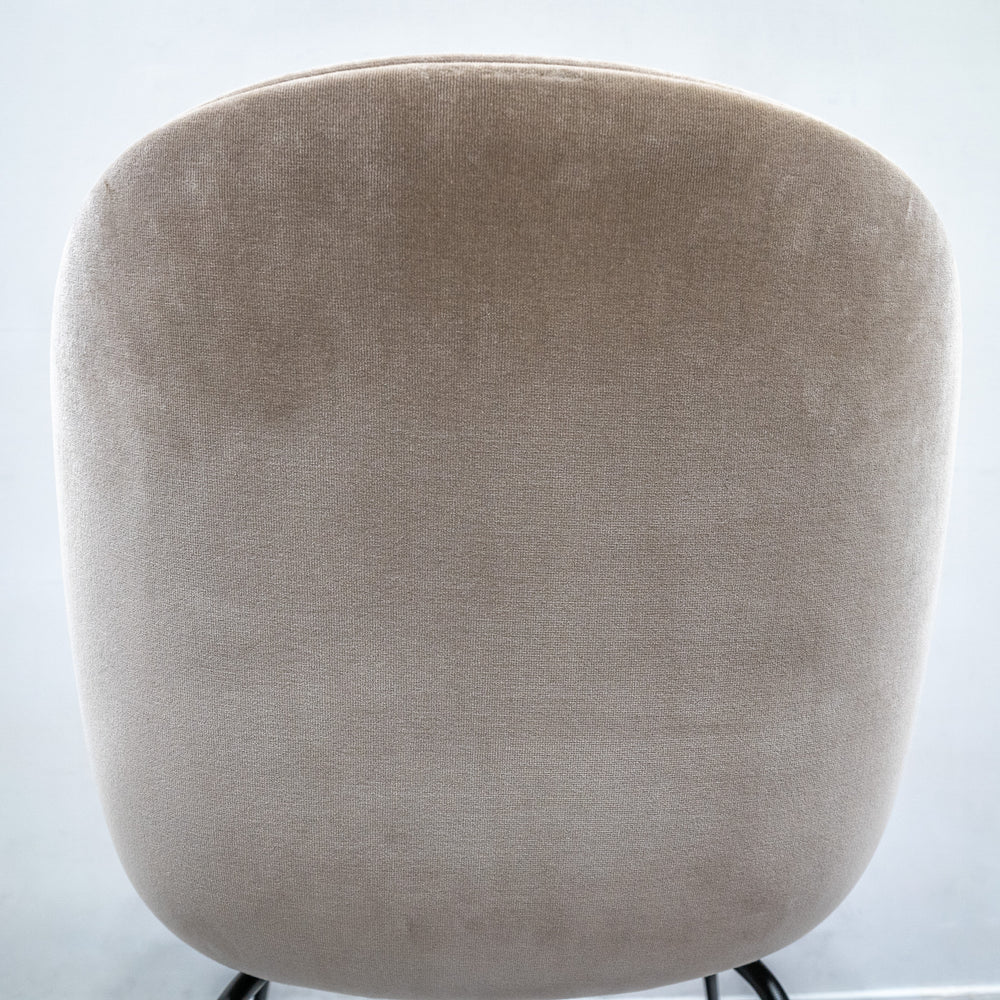 GUBI / Beetle Dining Chair Fully Upholstered