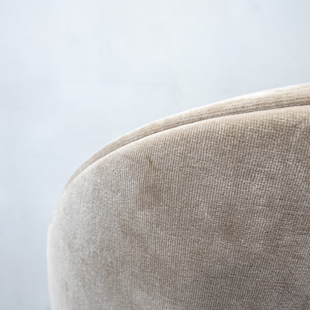 GUBI / Beetle Dining Chair Fully Upholstered
