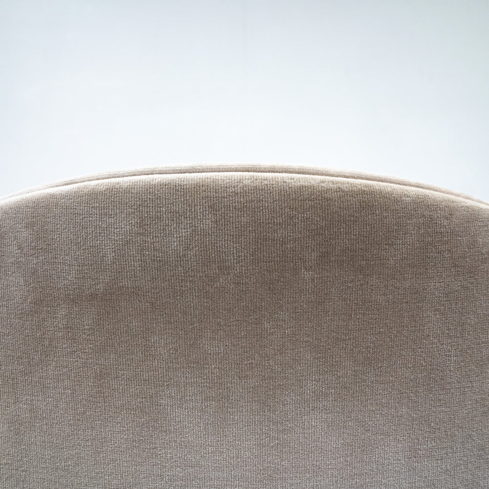 GUBI / Beetle Dining Chair Fully Upholstered