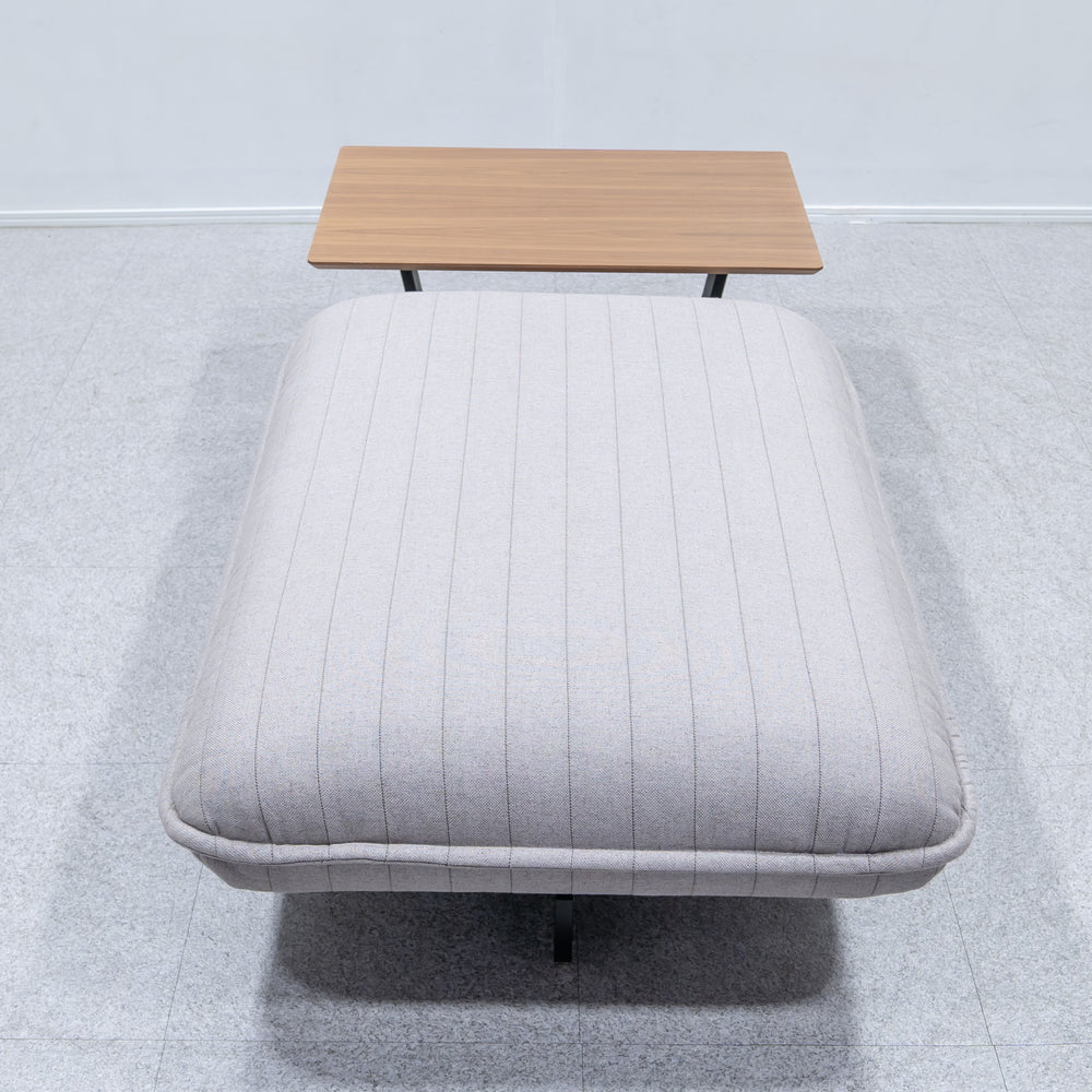 Cassina / 550 BEAM SOFA SYSTEM