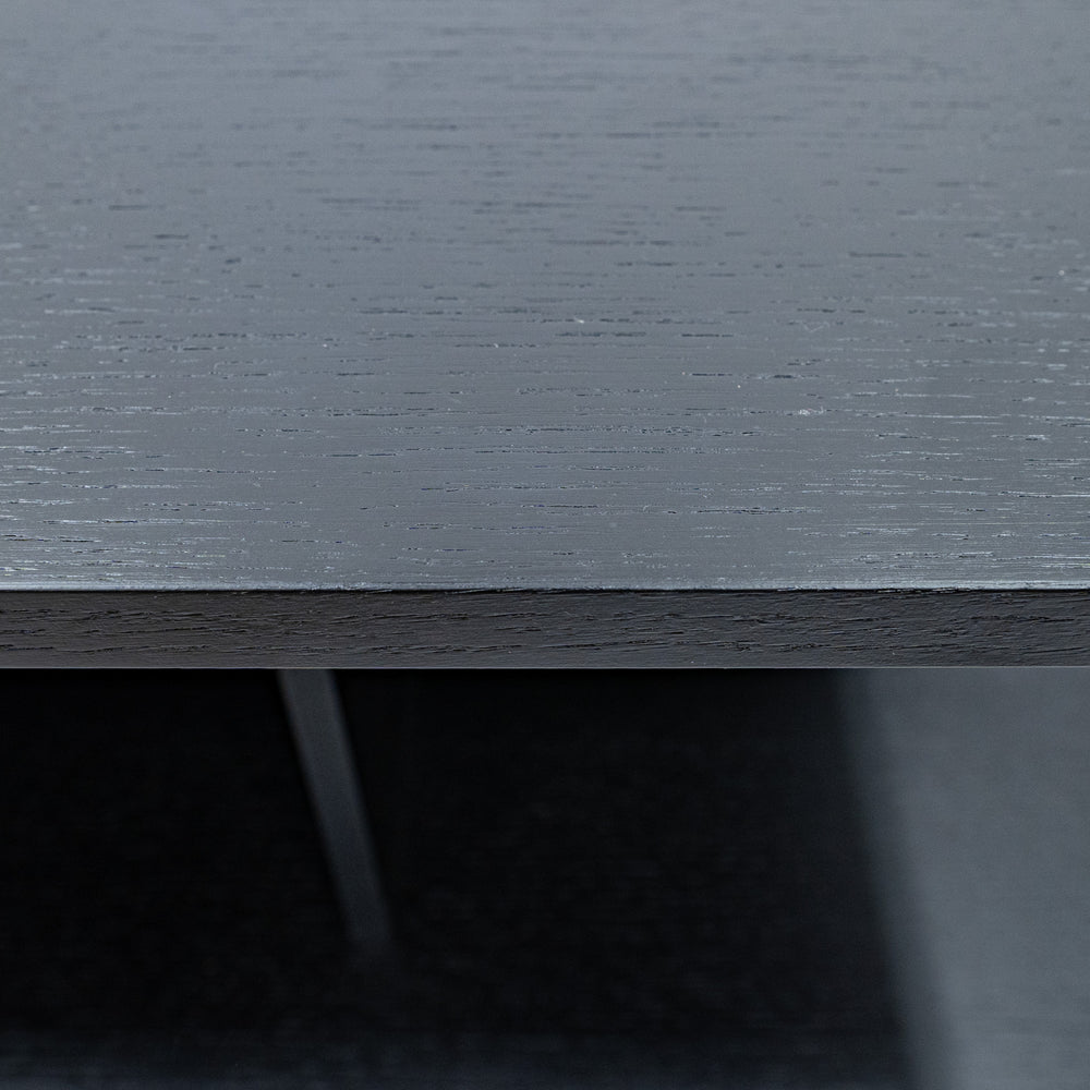 Cassina / MILOE