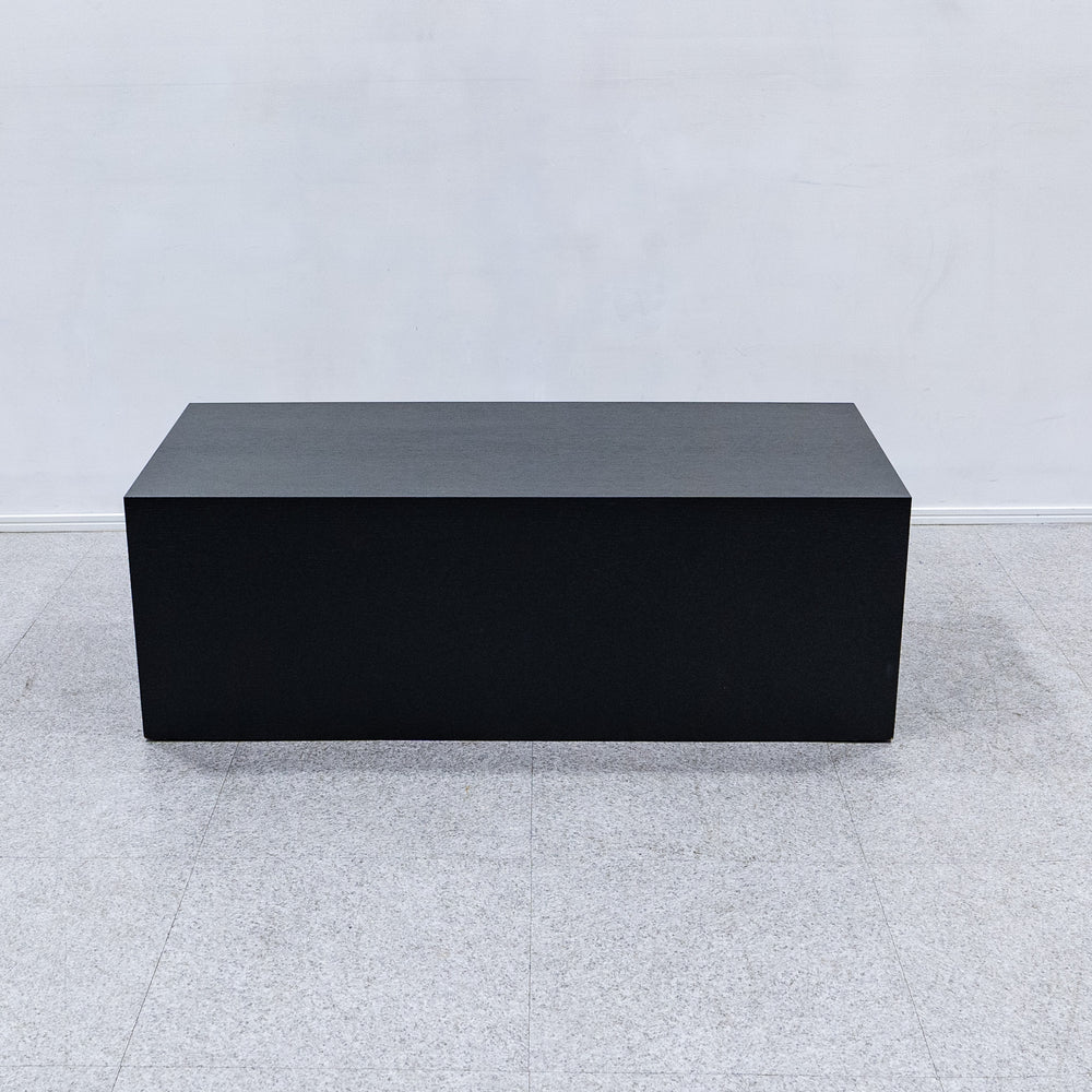 Cassina / MILOE