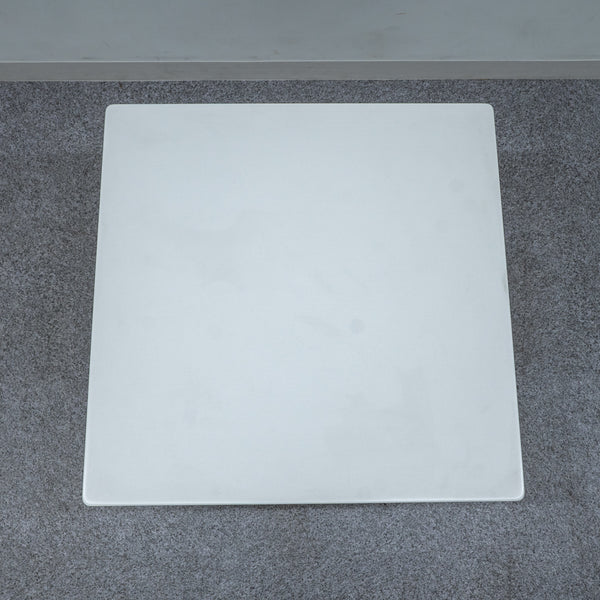 Cassina ixc. / FLOW