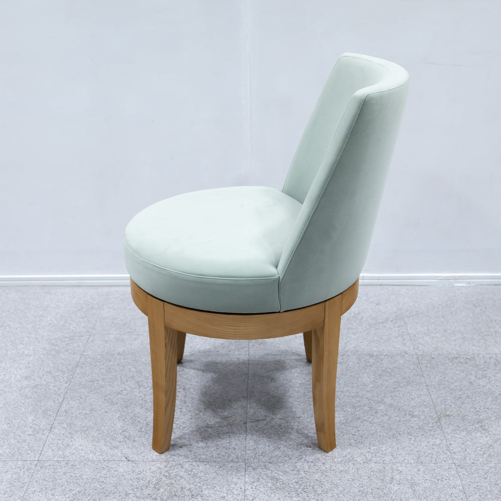 Cassina ixc. / CARDINAL
