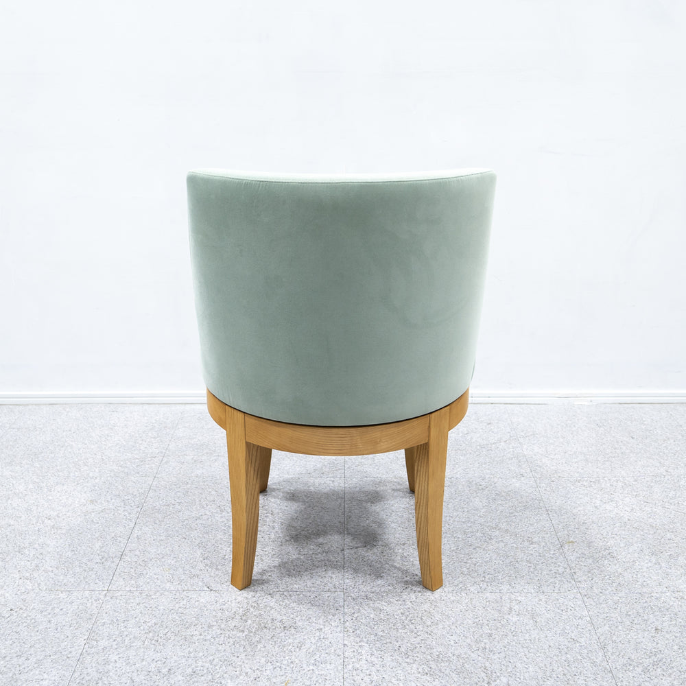 Cassina ixc. / CARDINAL