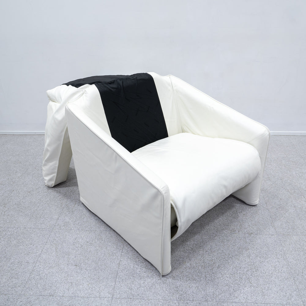 Cassina ixc. / 380 LA MISE