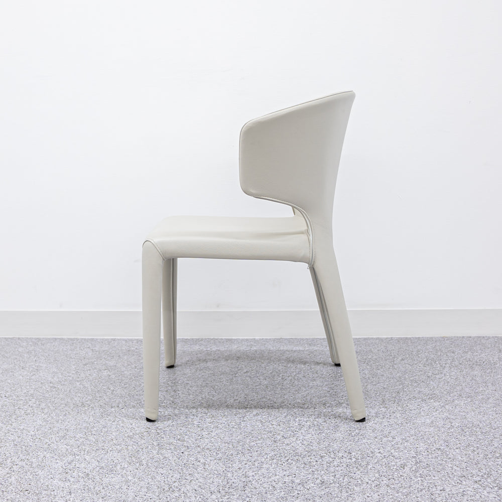 Cassina / 367 HOLA