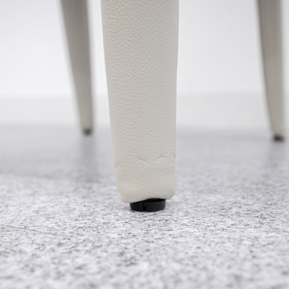 Cassina / 367 HOLA