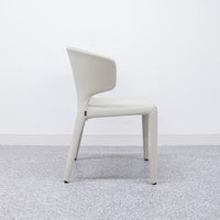 Cassina / 367 HOLA