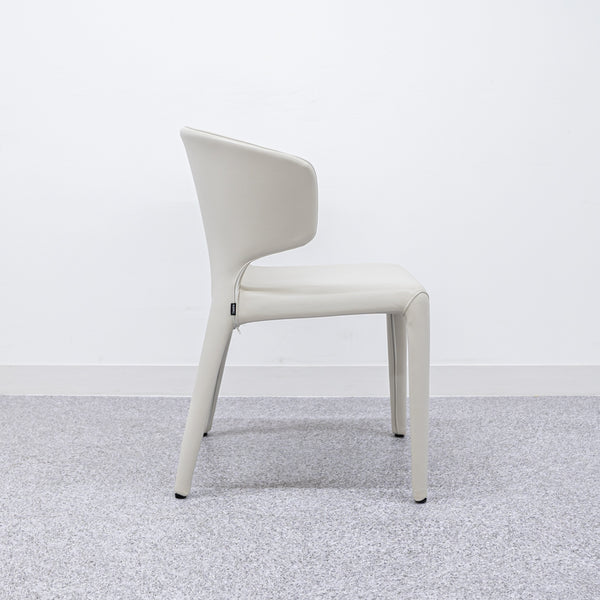 Cassina / 367 HOLA