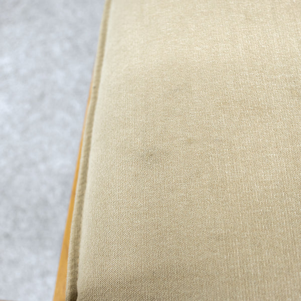 A.T.I.C / THOMPSON SOFA
