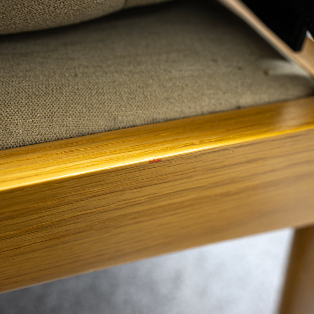 A.T.I.C / THOMPSON SOFA