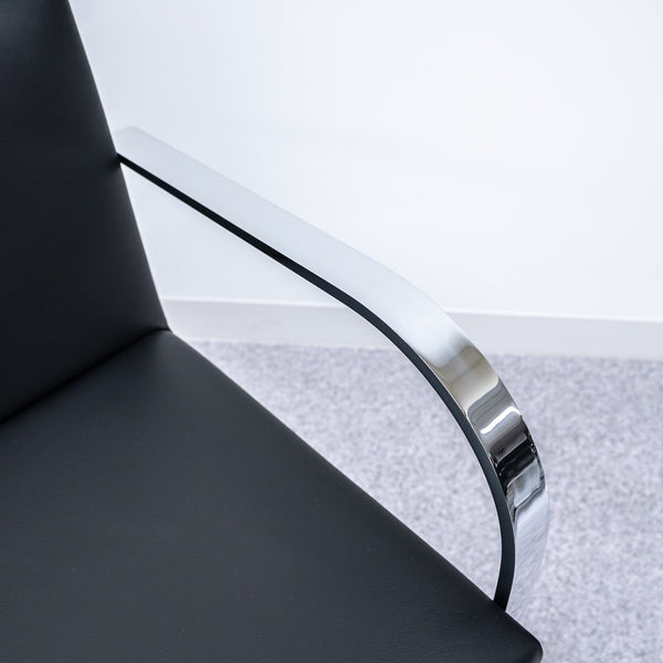 Knoll / Brno Arm Chair Flat Bar