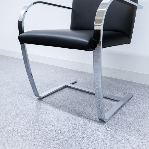 Knoll / Brno Arm Chair Flat Bar