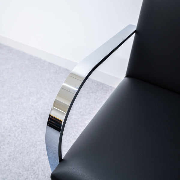 Knoll / Brno Arm Chair Flat Bar