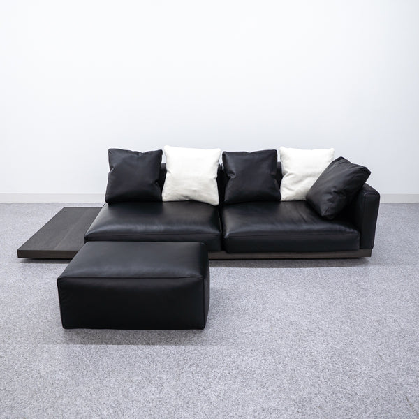 B&B ITALIA / DOCK