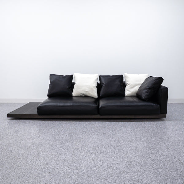 B&B ITALIA / DOCK