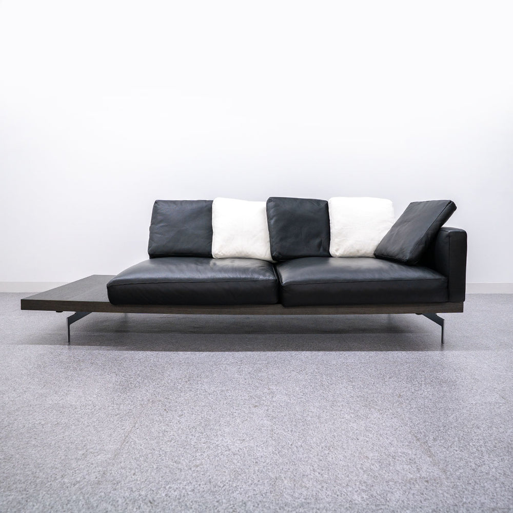 B&B ITALIA / DOCK